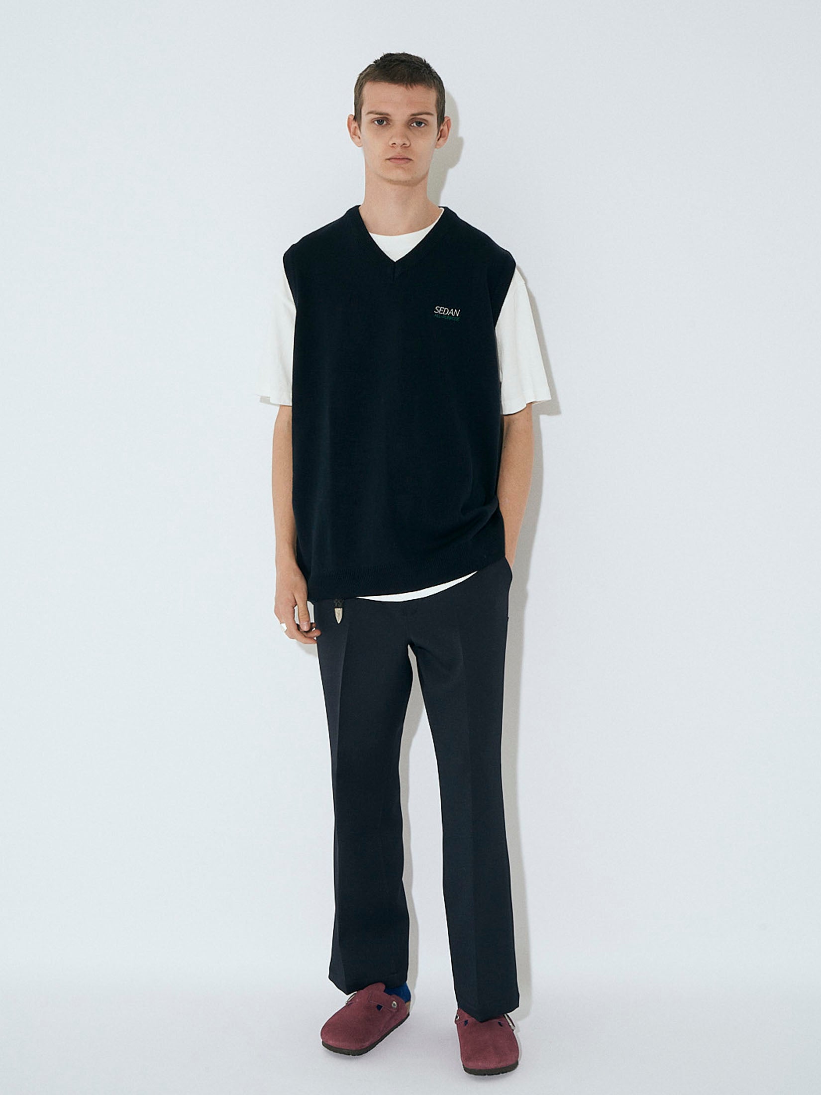 TECH LOGO KNIT VEST｜NAVY