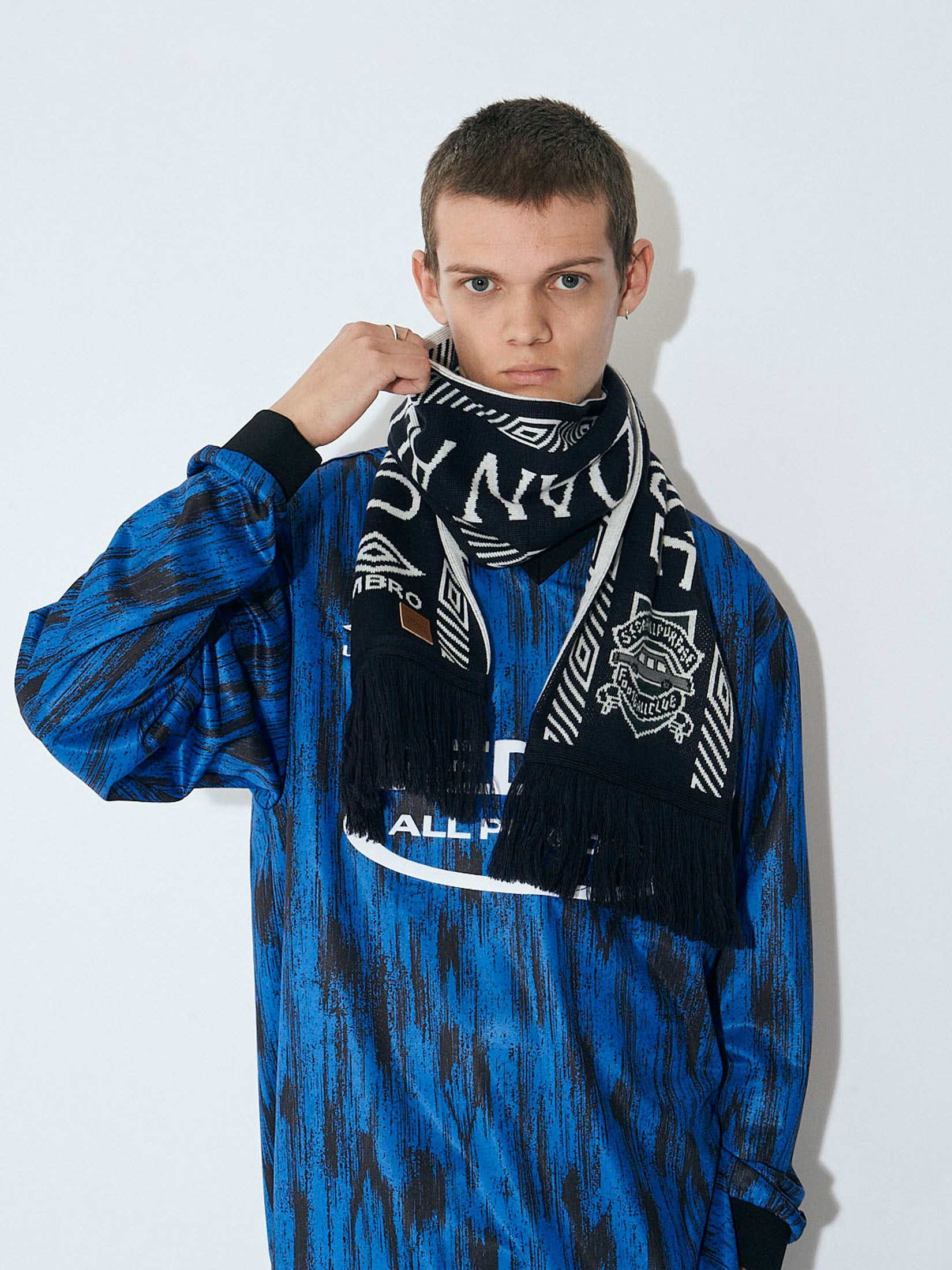 UMBROⓇ FOOTBALL SCARF｜NAVY x WHITE