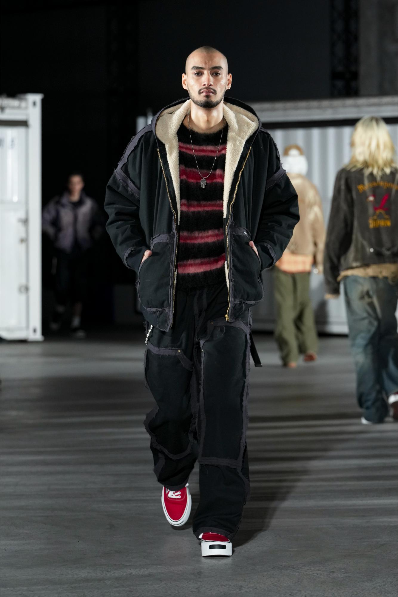 DISTORTED BORDER MOHAIR SWEATER｜BLACK