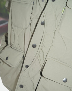 QUILTED WARDEN JACKET｜OLIVE