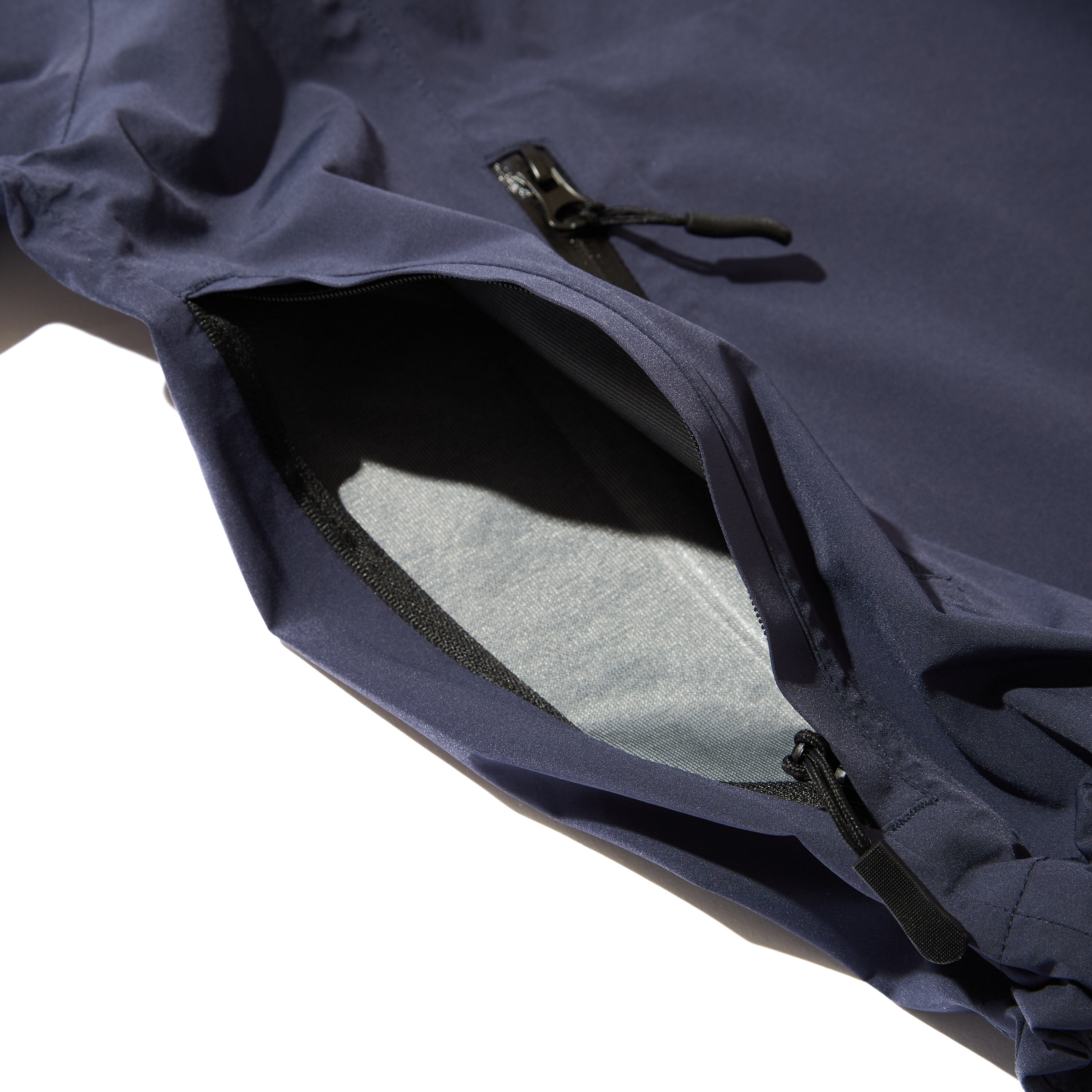 PRAGMATECH PAVEMENT JACKET｜NAVY