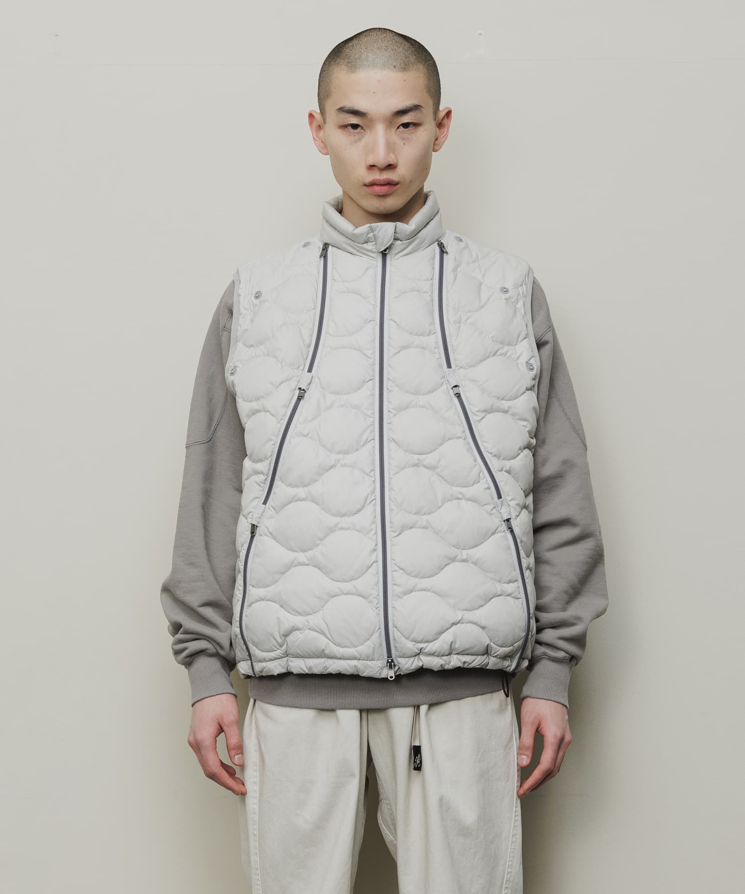 REMOVABLE SLEEVE DOWN JACKET｜STONE