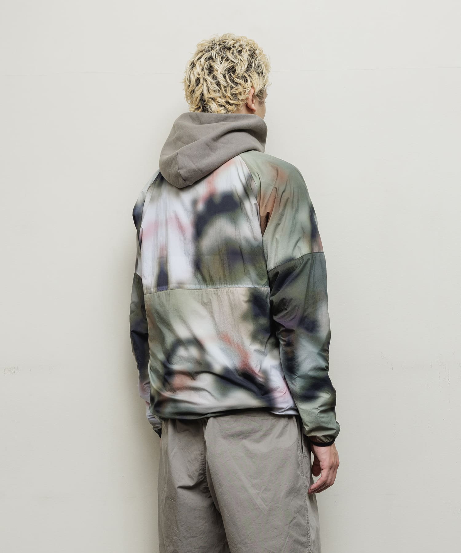LIGHT WEIGHT WIND SHELL JACKET｜BLUR