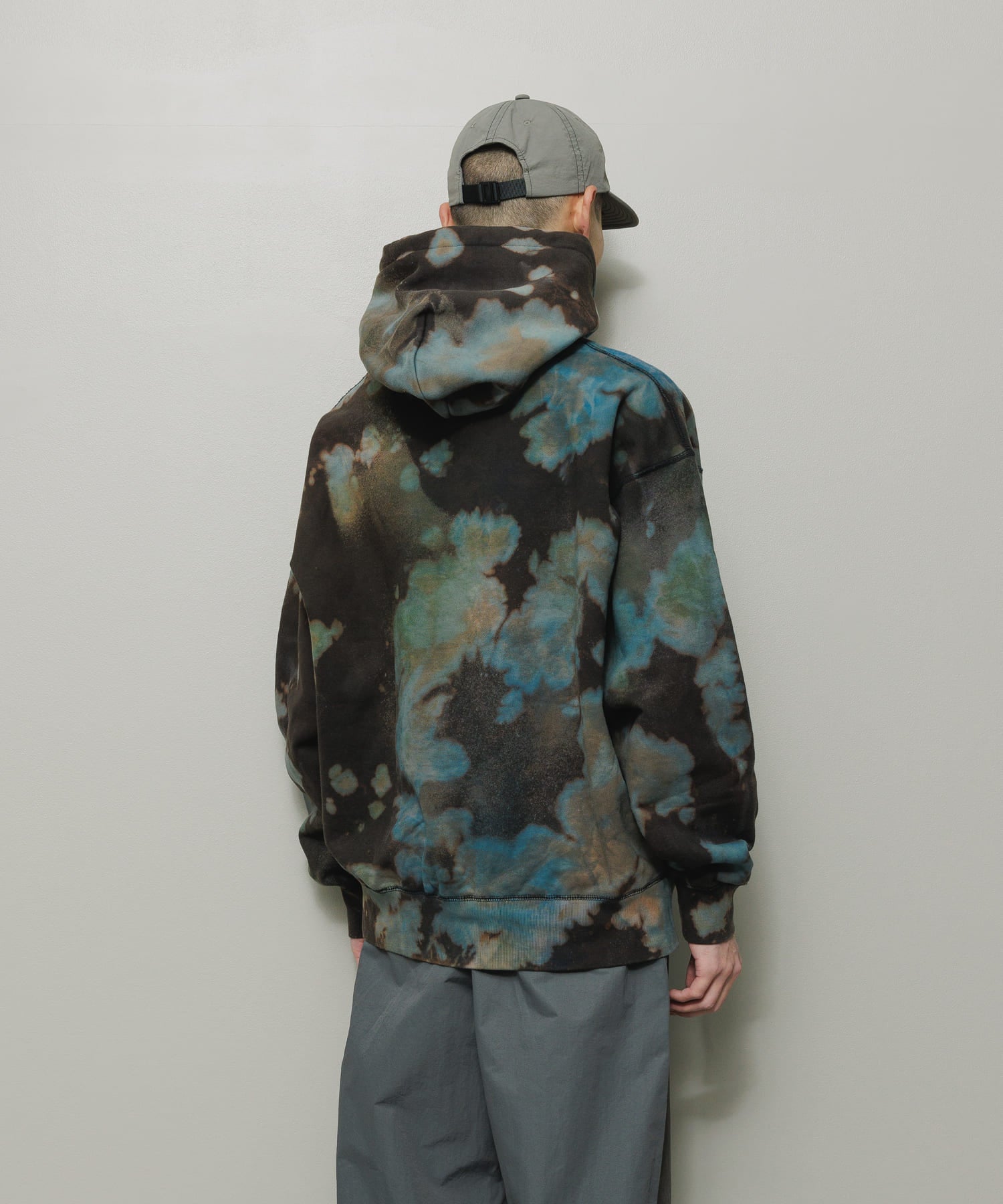 LOGO TIE DYE HOODIE  by YUKIDYE