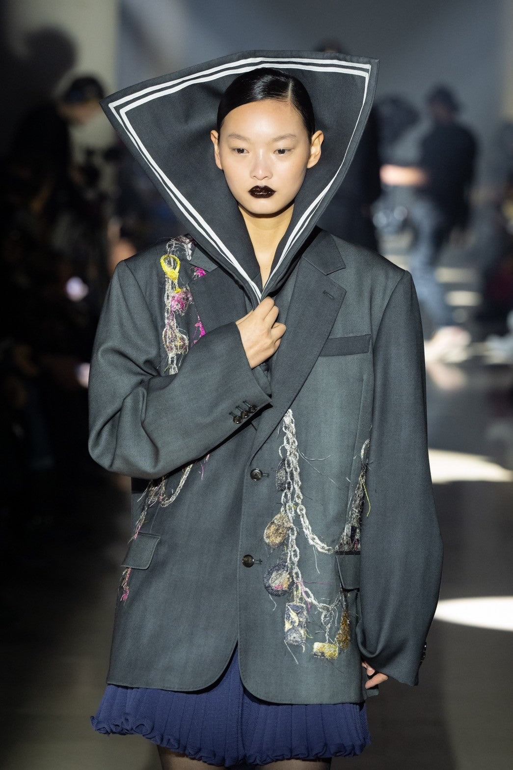 EMBROIDERED CHAIN TAILORED JACKET｜CHARCOAL