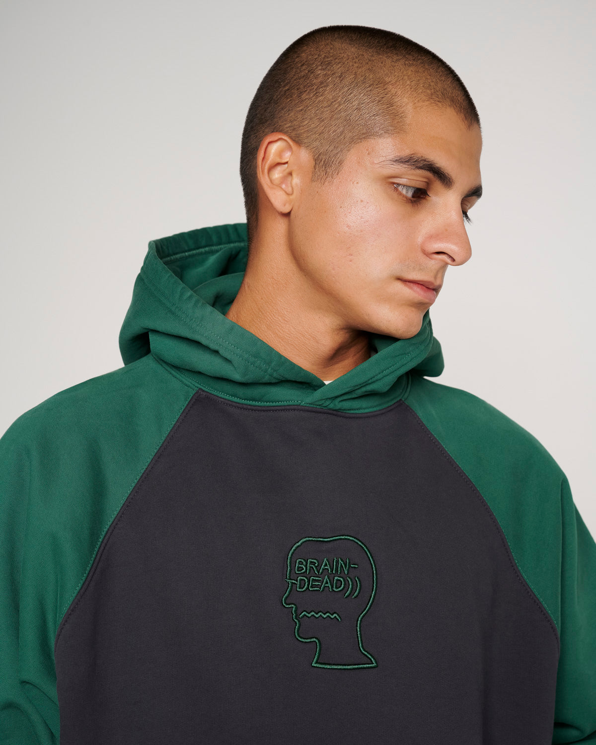 PIGMENT WASH LOGO HEAD RAGLAN HOODIE