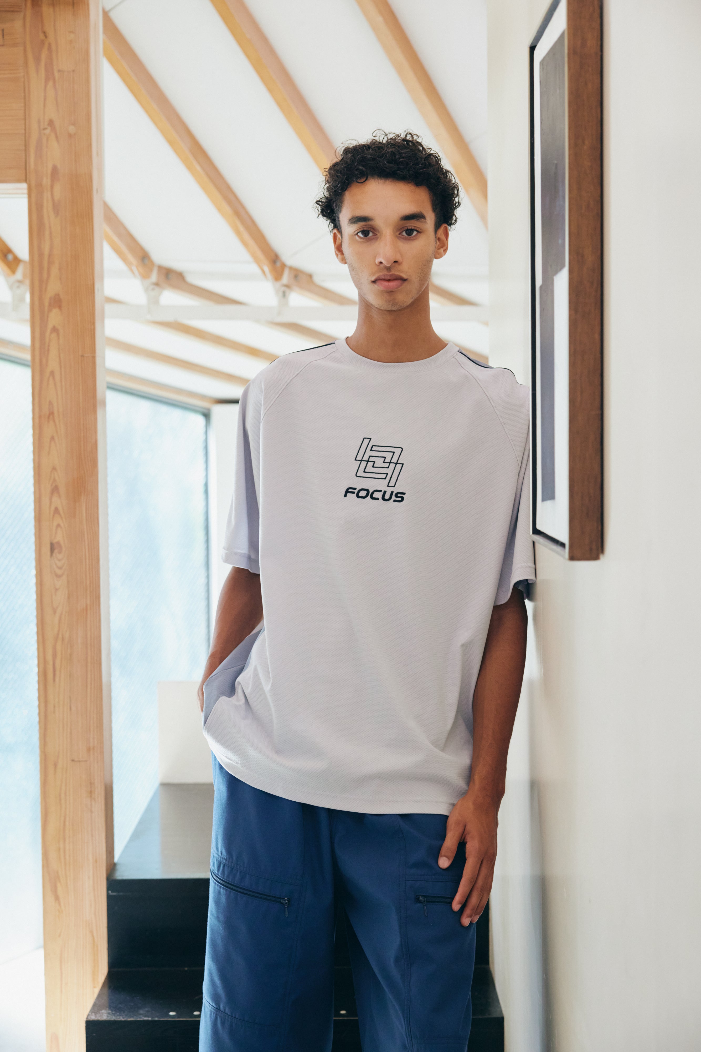 SHIFT THE FOCUS MESH TEE｜GREY