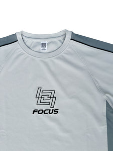 SHIFT THE FOCUS MESH TEE｜GREY
